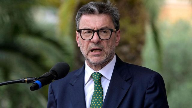 Giorgetti, assoluta correttezza Mef su vendita 15% Mps