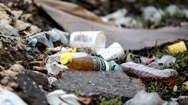 Curățenie generală în comuna Budești. Angajații primăriei și localnicii au salubrizat spațiile publice