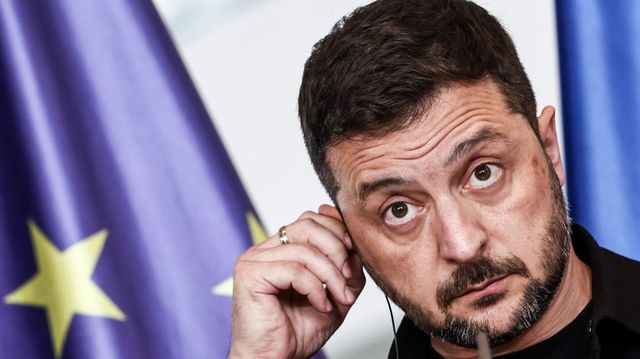 Zelenszkijt beszélni és nem kapitulálni hívta meg Putyin Moszkvába – mondja a Kreml