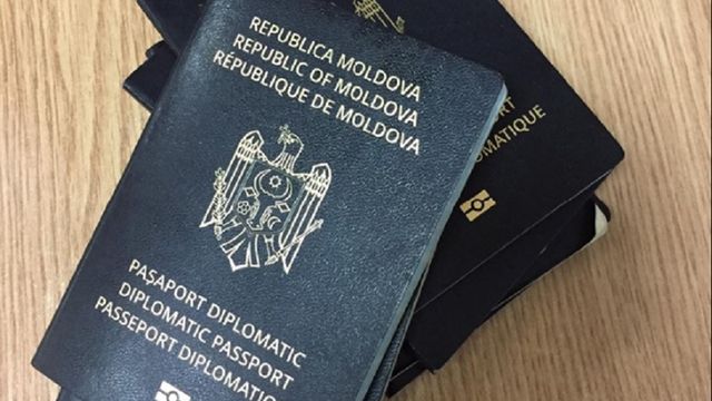 Lista persoanelor care pot beneficia de pașapoarte diplomatice va fi extinsa