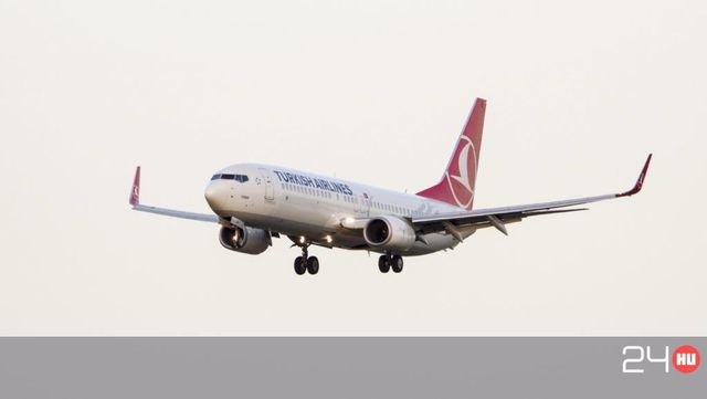 Egy utas halála miatt szállt le egy repülő Budapesten