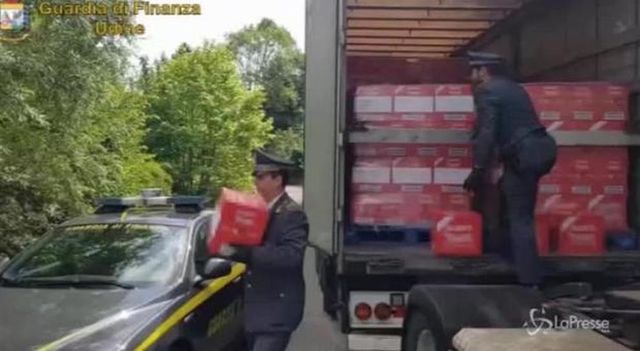 Contrabbando alcolici in 17 Paesi, Guardia di Finanza scopre frode per 80 milioni di euro