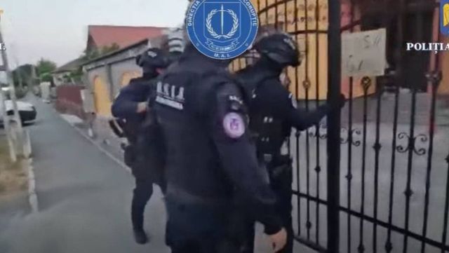 Un polițist din județul Dâmbovița este cercetat pentru trafic de droguri