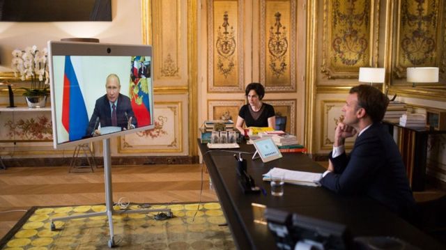 Vladimir Putin și Emmanuel Macron au vorbit la telefon