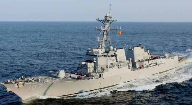 La nave da guerra Usa Gravely arrivata a Trinidad e Tobago davanti al Venezuela