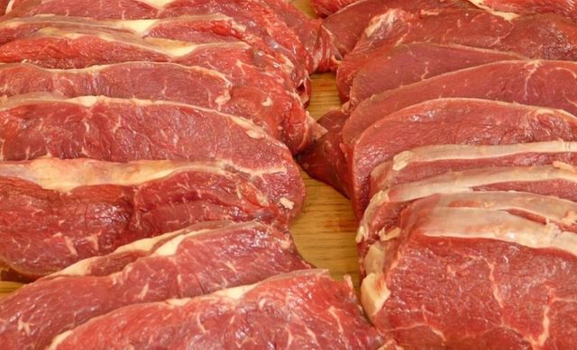 Orban: Există riscul ca României să i se interzică să exporte carne și produse din carne de porc în UE