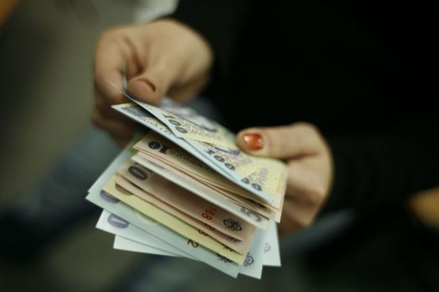 Crestere spectaculoasa a salariului mediu, in Romania, anul trecut - Datele publicate de INS
