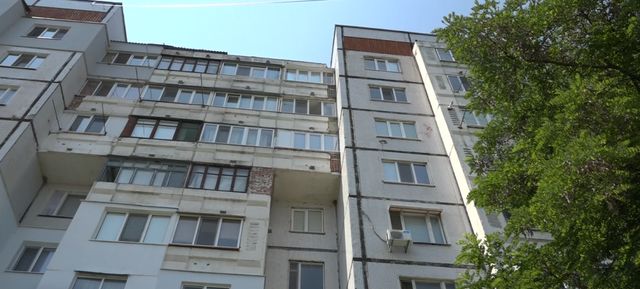 Un copil de doi ani a căzut de la etajul doi al unui bloc din Bălți