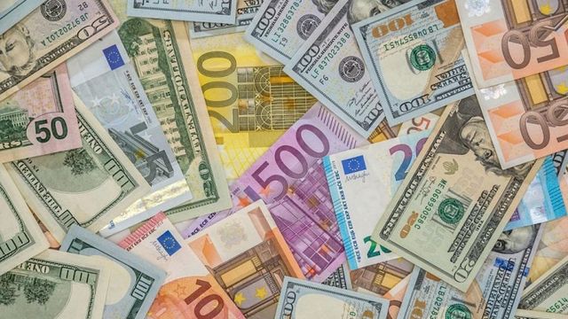 Curs valutar BNR, joi, 28 septembrie 2023. Euro se apropie de maximul istoric