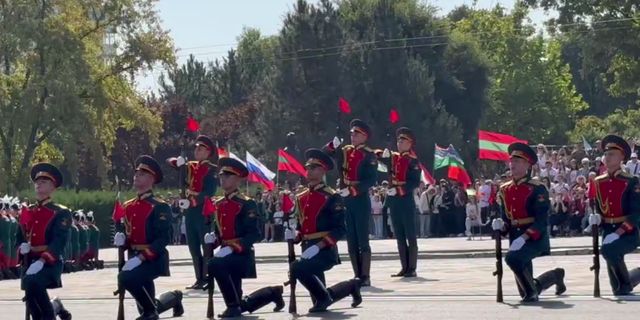 Paradă militară la Tiraspol, la 35 de ani de la autoproclamarea republicii separatiste. Reacția Chișinăului