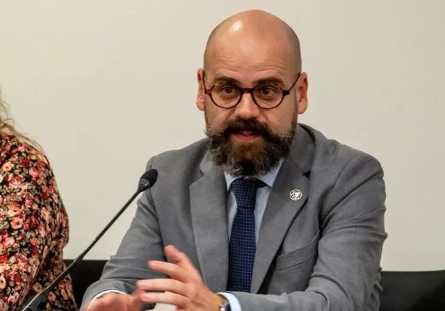 Dos asociaciones retan a Sánchez a querellarse o a retractarse de sus acusaciones a algunos jueces