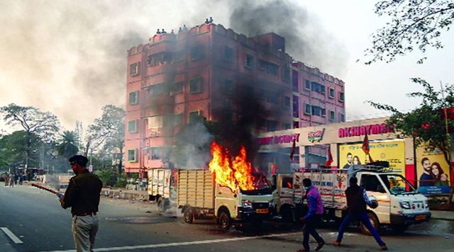 Clash At BJP Party Offices In Bengal, Vehicles Set On Fire