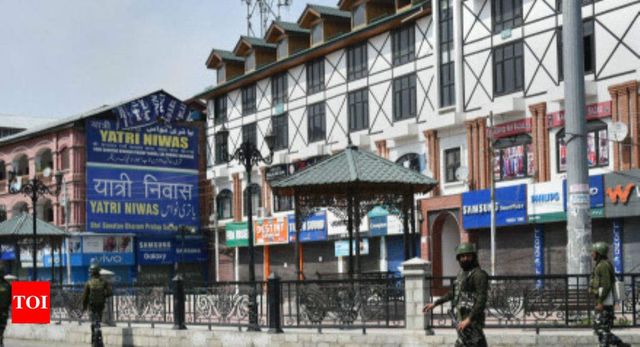India fumes as UK party backs Kashmir plebiscite