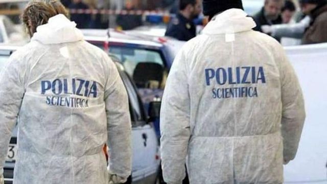 Taranto, donna trovata morta in casa in decomposizione
