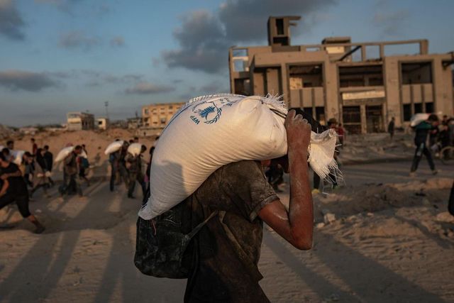 Fonti mediche, attacchi Israele a Gaza, i morti sono 41