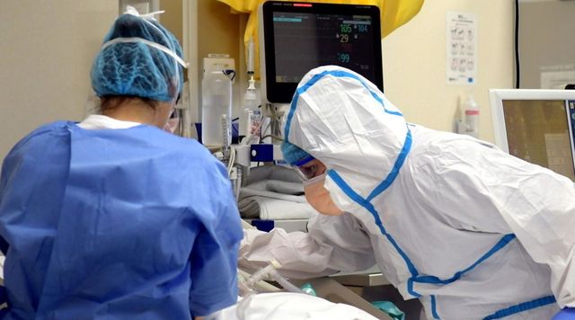 Coronavirus, morti altri due medici: totale sale a 43