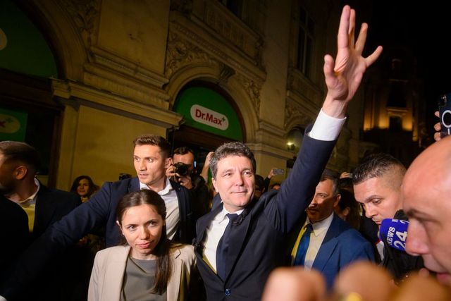 Universitatea Sorbona din Paris, mesaj de felicitare pentru fostul ei doctorand, Nicușor Dan, după ce a fost ales președintele României