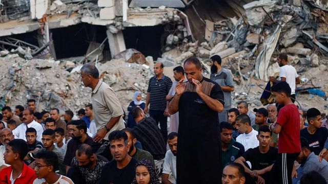 Israel anuncia pausas diarias de sus ataques en el sur de Gaza para permitir que entre más ayuda