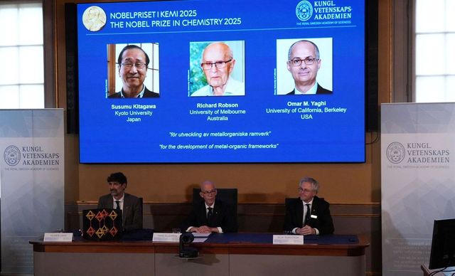 Nobelovu cenu za chemii získala trojice vědců za objev revolučních materiálů