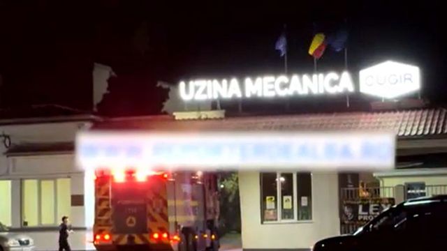 Incendiu de amploare și explozii la hala de muniții a Fabricii de de Arme Cugir