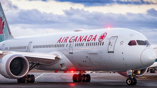 Air Canada Kicks Off 2 Passengers For Refusing Vomit-Covered Seats
