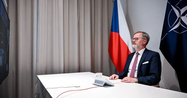 Premiér Fiala vyzval k úderům hluboko na ruském území a k ničení tamní energetické infrastruktury