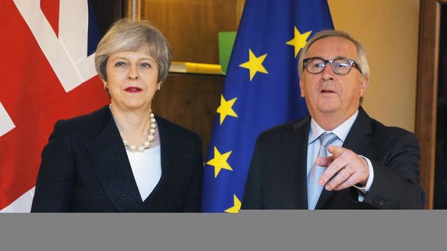Brexit - Juncker és May jogilag kötelező erejű biztosítékokban egyezett meg