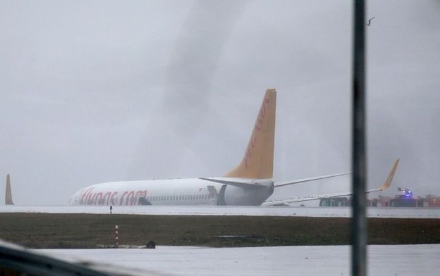 Zboruri suspendate în Istambul, după ce un avion a derapat și a ieșit de pe pistă