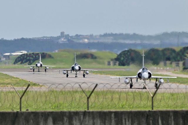 Taiwan, la Cina continua le esercitazioni militari intorno all’isola