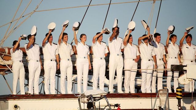 La princesa Leonor llega a Marín y finaliza su crucero de instrucción a bordo de Elcano