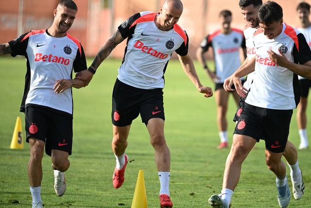 FCSB a efectuat antrenamentul oficial dinaintea meciului cu Shkendija
