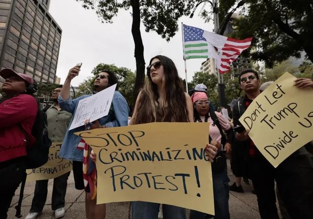 Obama insta a Trump a tratar «con dignidad y respeto» a los migrantes