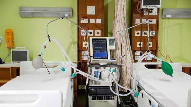 Fire at Russian hospital kills 5 coronavirus patients