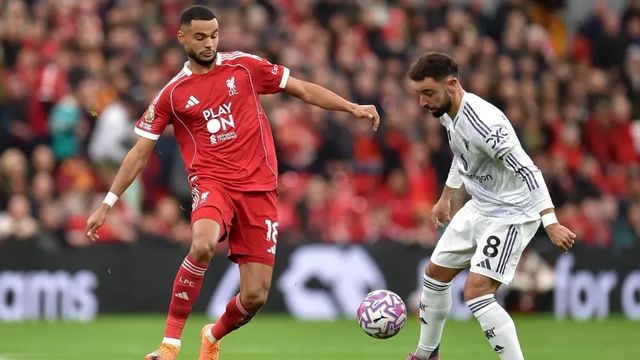 Forronganak a Liverpool szurkolói a Manchester United gólja miatt