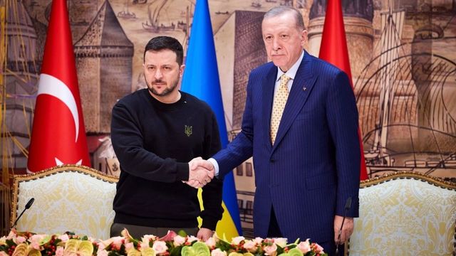 Turcia se oferă să găzduiască un summit pentru încheierea păcii între Ucraina și Rusia