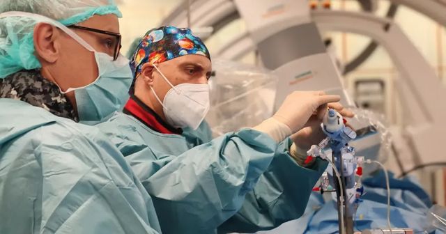 Intervento salvavita a Roma per un giovane con il cuore a metà