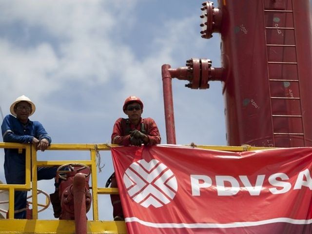Захарова прокомментировала возобновление закупок США нефти у Венесуэлы