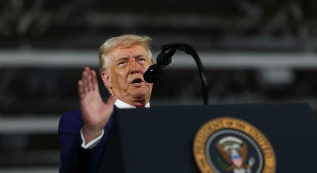 Usa, calo del Pil manda KO Wall Street. Ma Trump dà la colpa a Biden