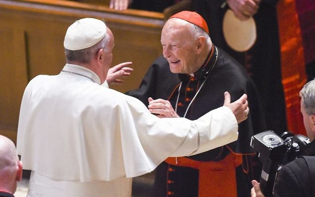 Cardinalul american Theodore McCarrick a fost caterisit în urma acuzațiilor de abuz sexual
