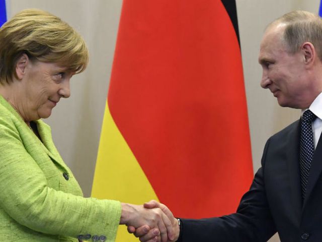 Merkel și Putin au convenit că estul separatist al Ucrainei trebuie să primească un statut special, anunță Kremlinul