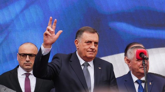 Visszavonta az ügyészség a Milorad Dodik elleni elfogatóparancsot