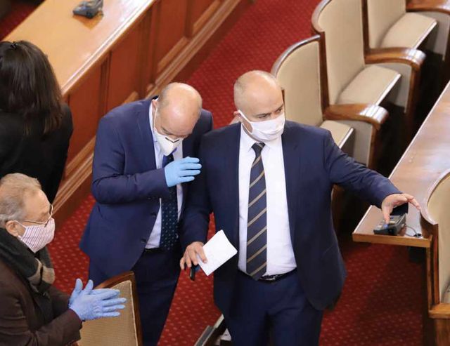 ГЕРБ настоява замразяване на депутатските заплатите на ниво от декември 2019 г