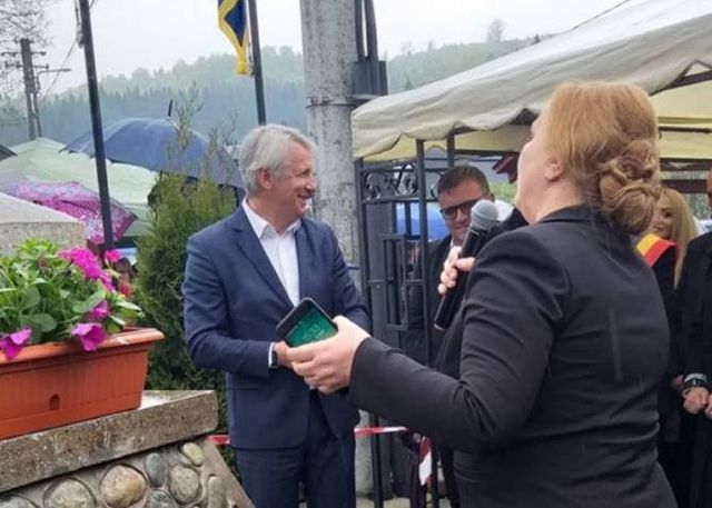 Eugen Teodorovici, ministrul Finanțelor, și senatorul liberal Carmen Hărău s-au certat pe microfon la Hunedoara
