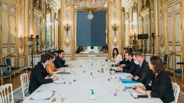 Майя Санду встретилась с Эммануэлем Макроном в Париже, в рамках Форума мира