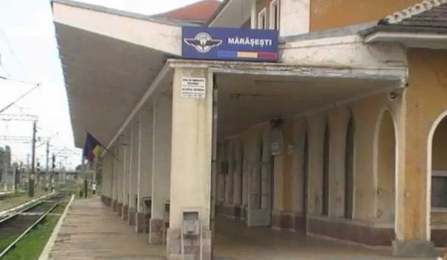 Șase persoane - rănite, după o manevră bruscă de cuplare a unei locomotive