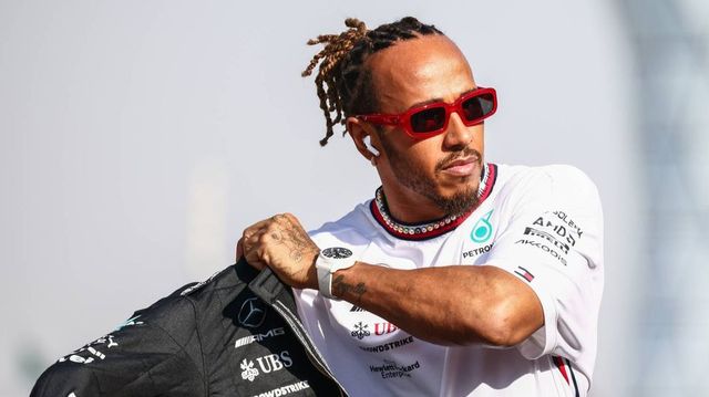 Lewis Hamilton a Ferrarihoz igazol
