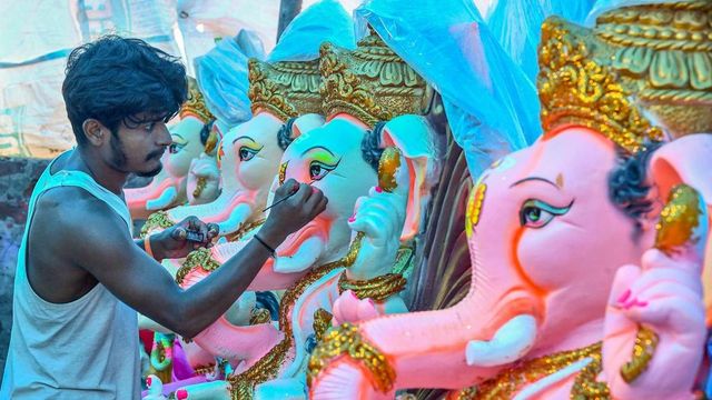 Stay on selling Ganesh idols made of Plaster of Paris to continue in Tamil Nadu
