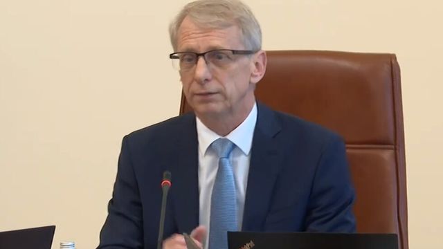 Денков обяви пакет от мерки срещу войната по пътищата