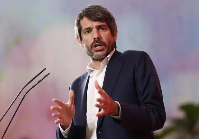 Sumar cree que Puigdemont está «abierto» a negociar la jornada laboral