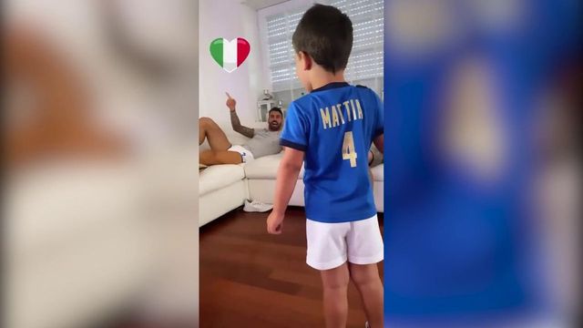 Euro 2020, Spinazzola insegna al figlio Mattia l’inno di Mameli prima di Italia-Spagna – Video